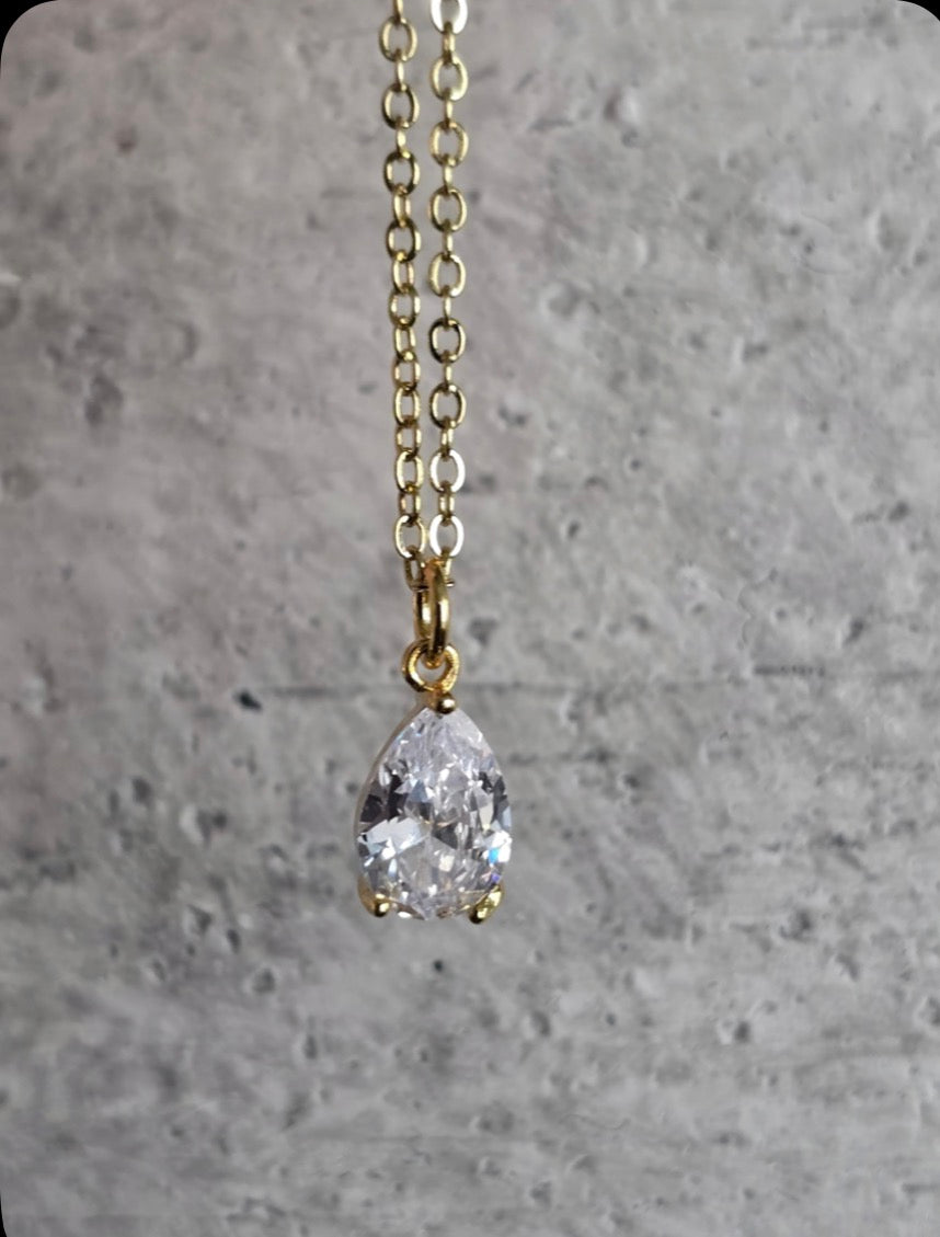 Joy Diamond Pendant Necklace – Gold