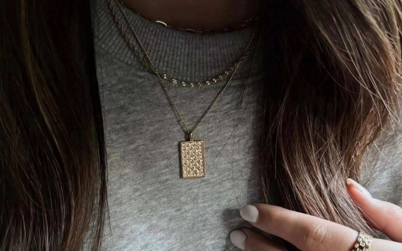 Gold Checkered Crystal Pendant Necklace – Luxury With a Modern Edge
