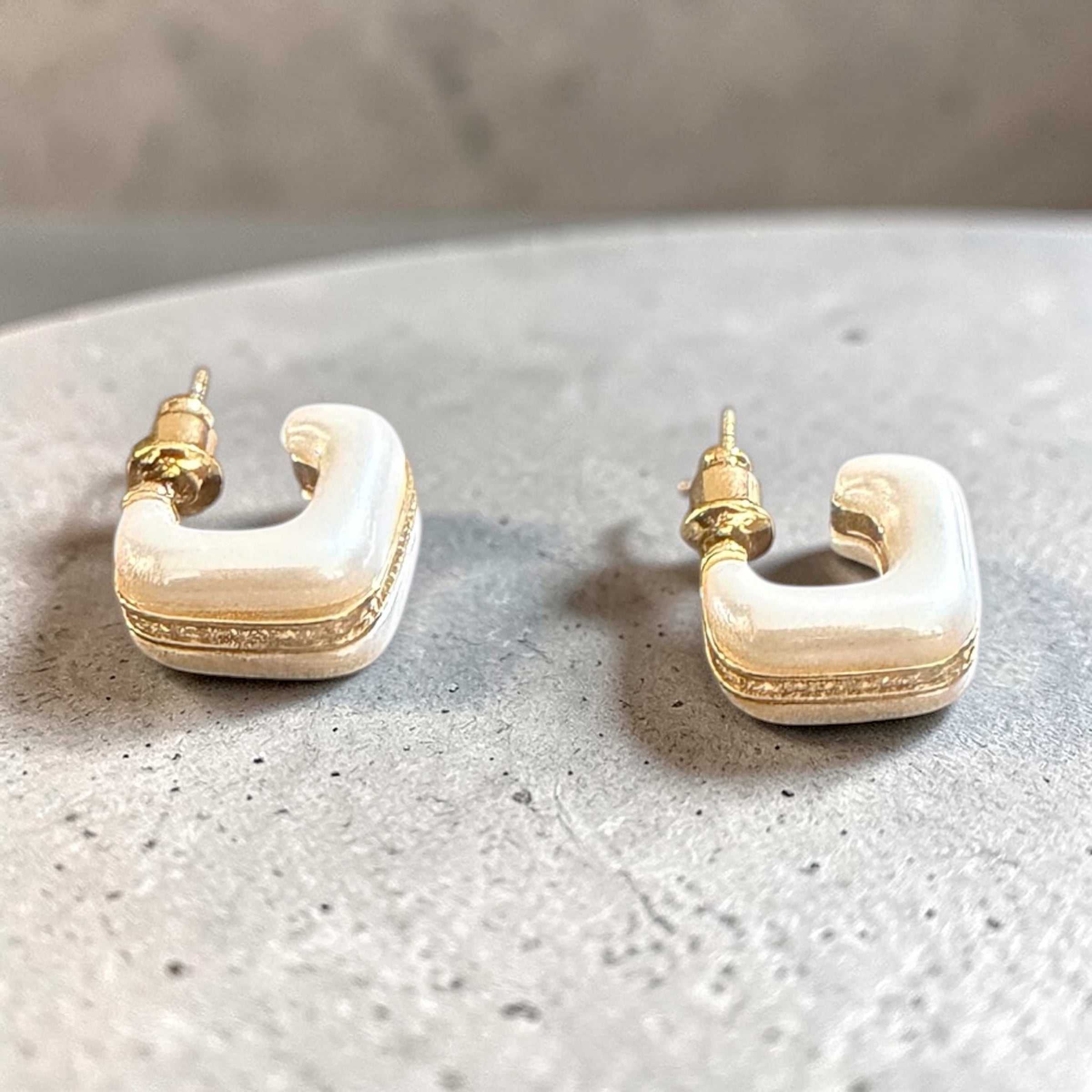 Ivory Luxe Statement